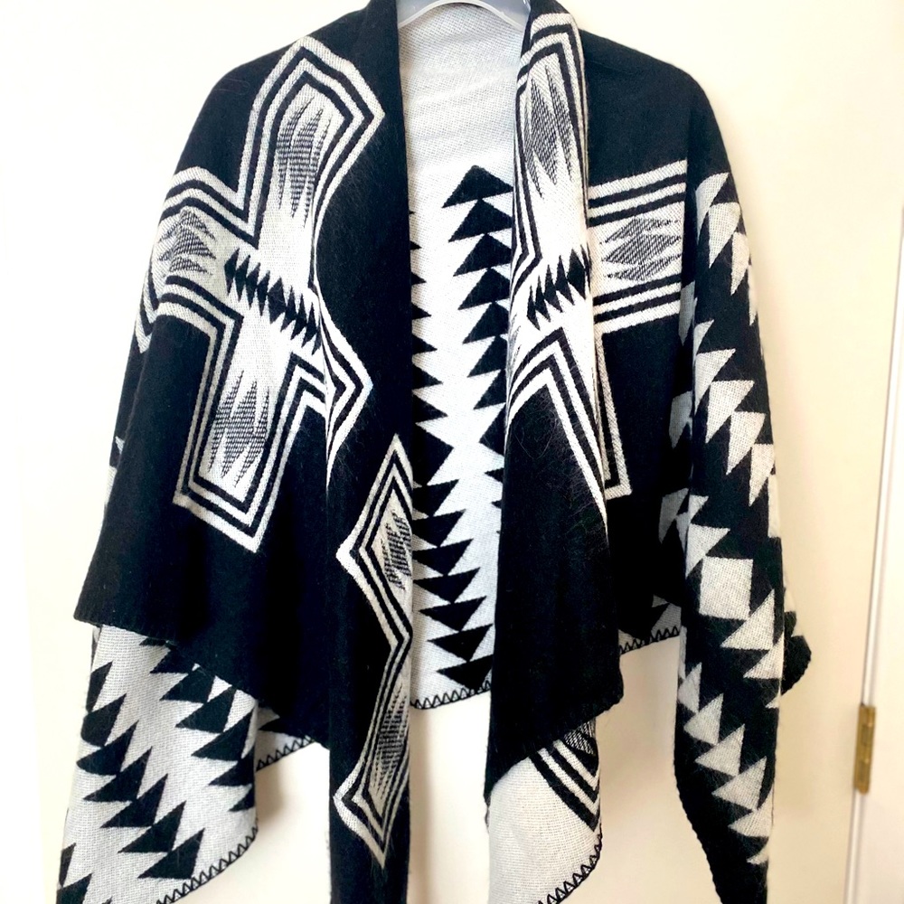 Pullover Open Poncho